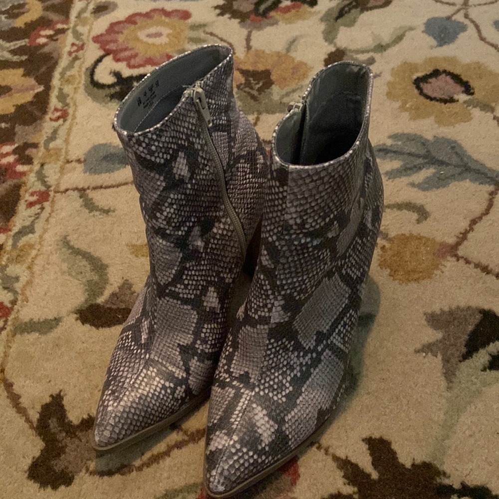 Snakeskin print ankle boot